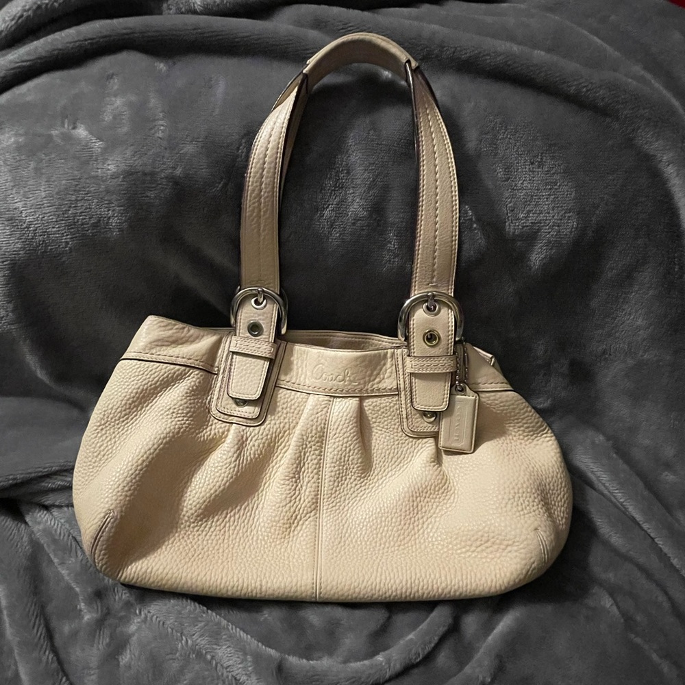 Cream leather Coach soho bag. B1049-F13732